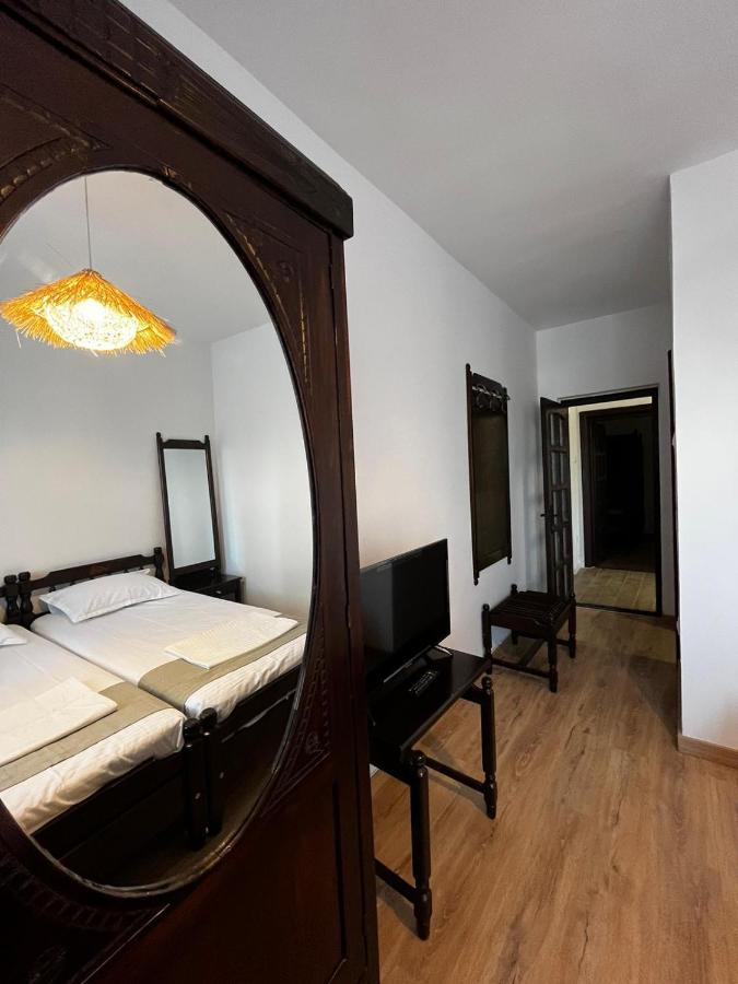 La Conac Otel Nufaru Dış mekan fotoğraf