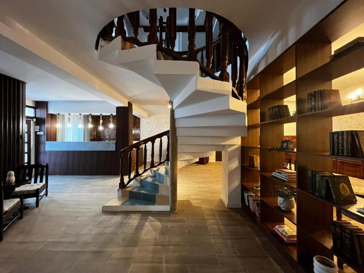 La Conac Otel Nufaru Dış mekan fotoğraf